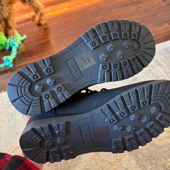 Mens boots - Picture 3 of 3